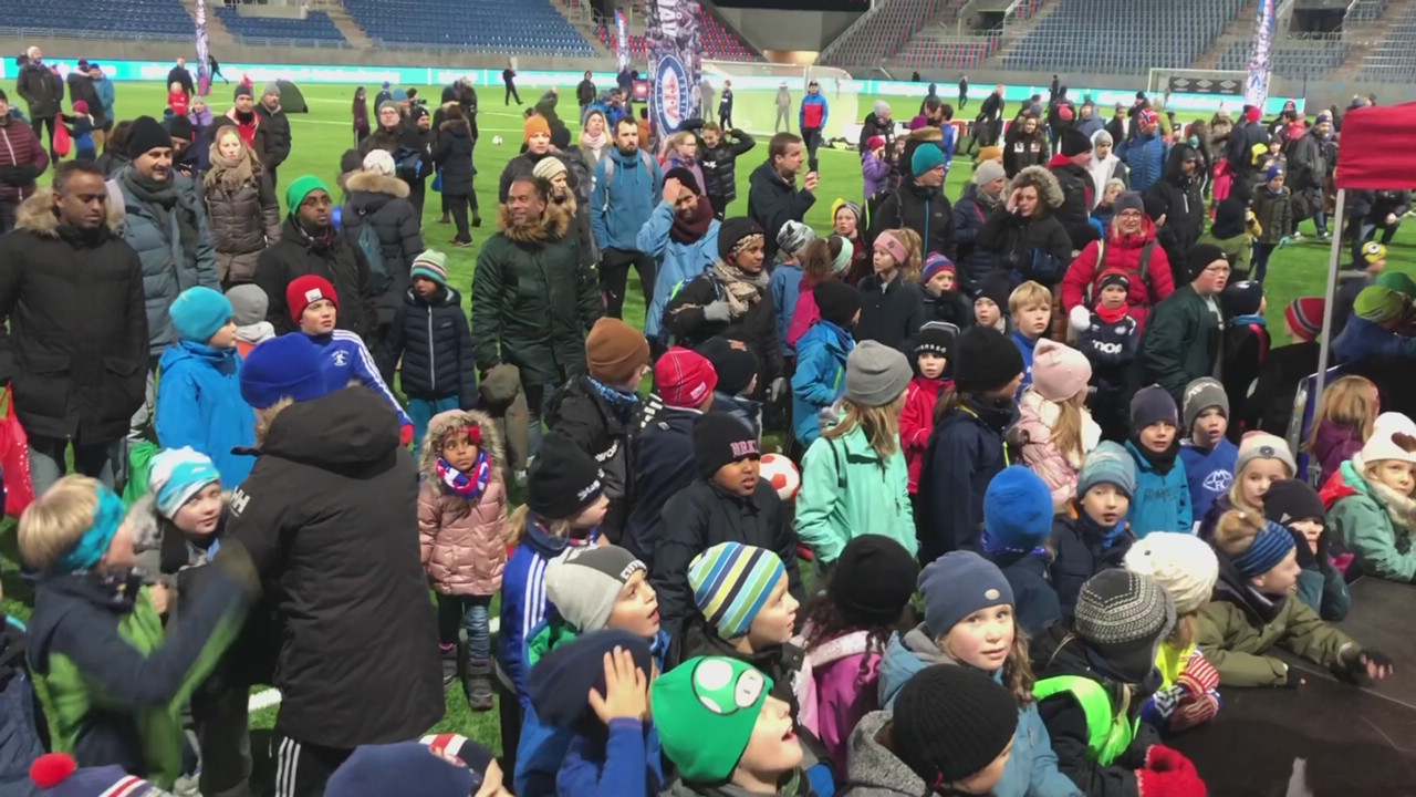 Spillerpresentasjon på Engaland